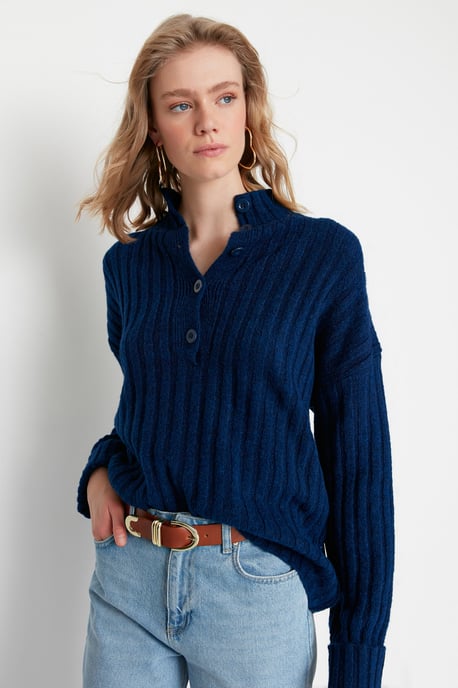 Trendyol Damen Gerade Gestrickter Pullover - Image 1