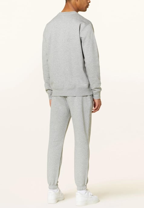 Nike Club Fleece Plus Trainingsanzug mit kleinem Logo in Heather Grey - Image 2