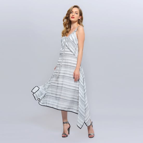Diagonal gestreiftes Midikleid mit Riemen - Image 1