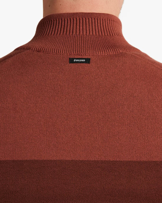 Herren Strickjacke von der Marke Vanguard. Die Weste ist aus Baumwolle gefertigt und hat eine normale Passform. Die weiche Baumwolle sorgt für hohen Tragekomfort. Marke: VanguardModellname: VKC2209384Kategorie: HerrenwesteMaterialien: BaumwolleFarbe: rot - Image 3