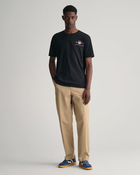 Gant Regular Archive Shield Emb T-Shirt - Image 2