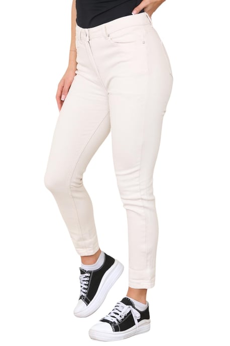 M&Co Damen-Mom-Jeans mit hohem Bund und schmal zulaufendem, geradem Bein in Beige - Image 3