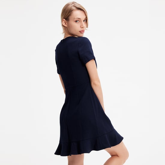 Kurzes Skaterkleid mit Rüschen - Image 4