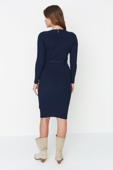 Trendyol Femmes  Vélo Collier Une ligne Robe - Image 5