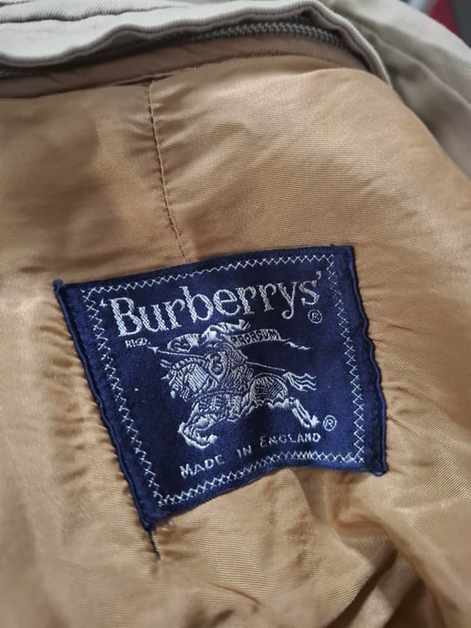 Burberry's Trench Coat in Beige Cotton