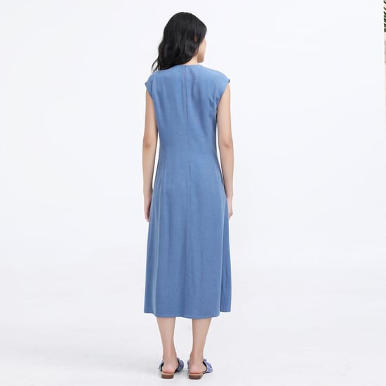 Minimalistisches Midikleid mit seitlicher Krawatte - Image 4