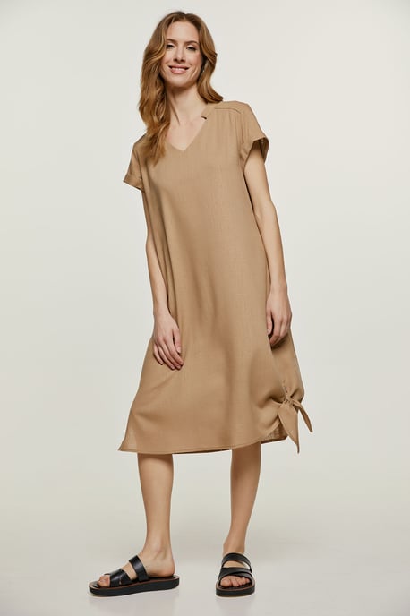 Beigefarbenes Midikleid mit Bindedetail - Image 6