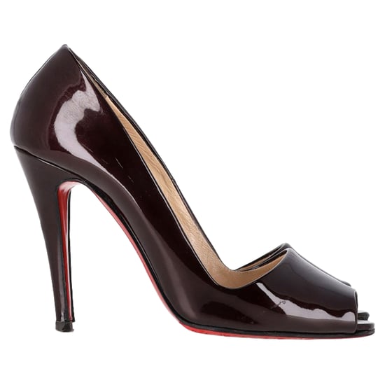 Christian Louboutin Peeptoe-Pumps aus dunkelviolettem Lackleder - Image 1