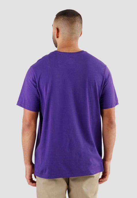 Nike Sportswear Club Herren-T-Shirt in Lila - Image 2