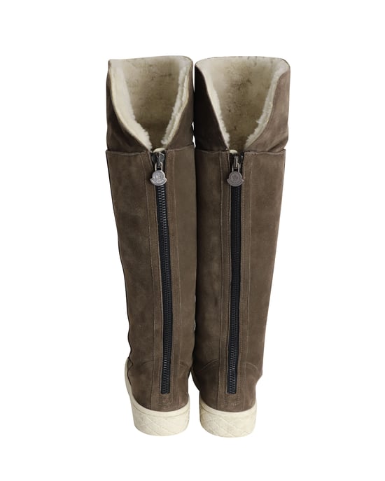 Moncler Knie-Stiefel mit Lammfellfutter aus grauem Wildleder - Image 4