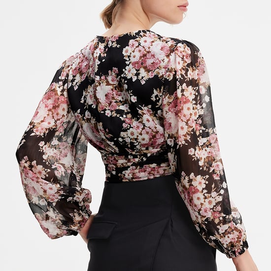 Kurze Bluse mit Blumendruck - Image 4