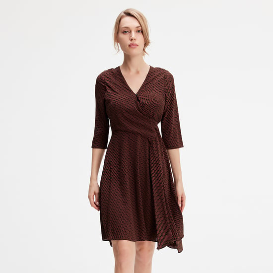 Überkreuzt drapiertes seitliches Skaterkleid - Image 1