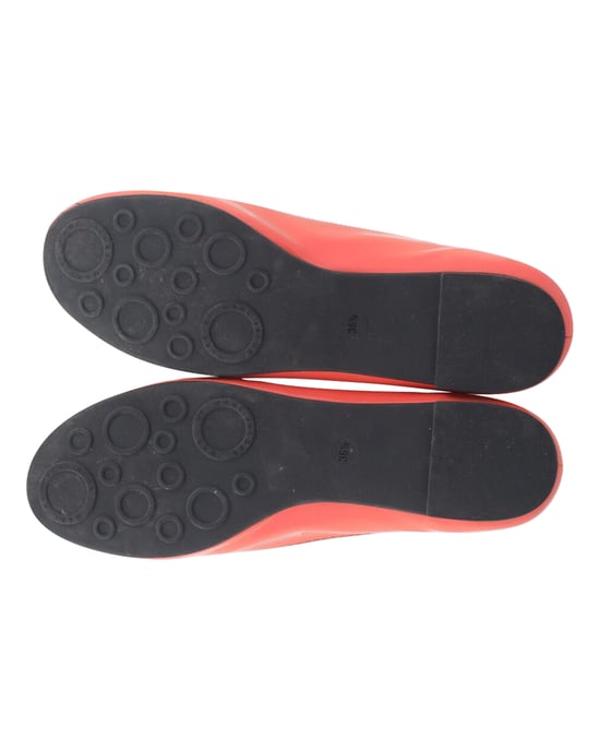 Marc Jacobs Ballettschuhe mit Mauskitzel-Muster aus orangenem Lackleder - Image 6