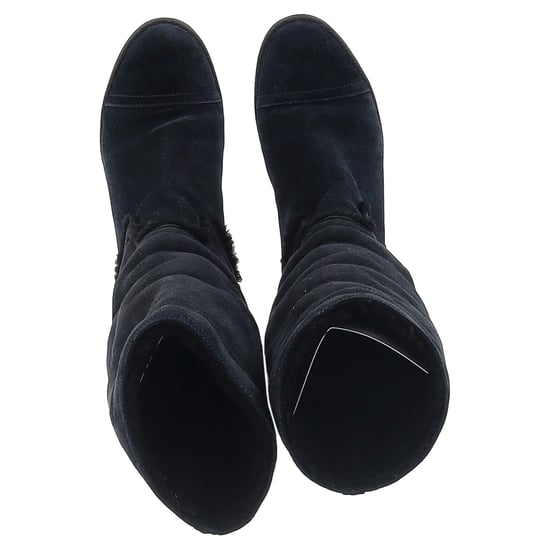Chanel CC Logo Lammfell-Stiefel aus dunkelblauem Wildleder - Image 2