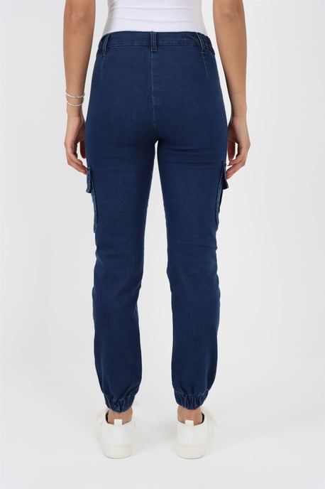 Damen-Jeans mit seitlichem elastischem Bund und Bündchen in dunkler Stonewash-Optik - Image 2