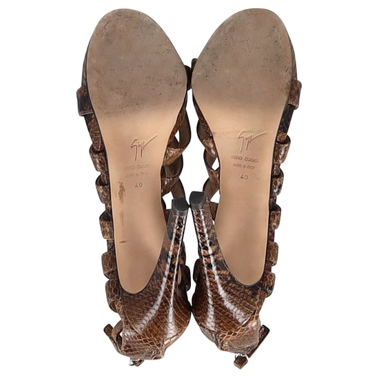 Giuseppe Zanotti Riemchensandalen aus braunem Python-prämiertem Leder - Image 5