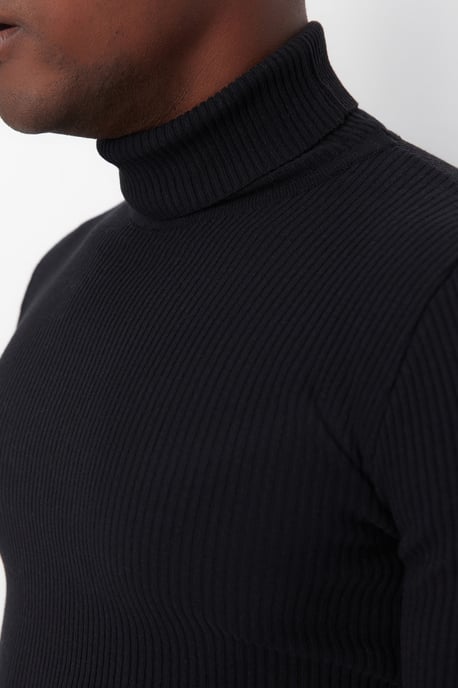Trendyol Hommes Col roulé Corps conique Chandail - Image 3