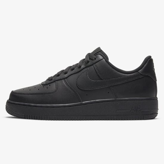Nike Air Force 1 '07 Frauenturnschuhe in Schwarz - Image 4