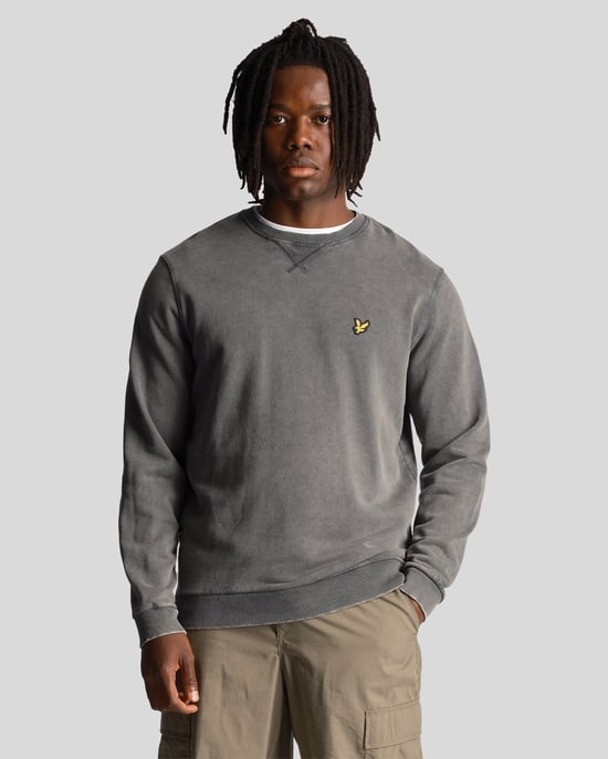Lyle & Scott – Verwaschenes Sweatshirt mit Rundhalsausschnitt in Schwarz - Image 1