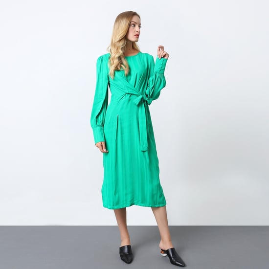 Drapiertes Kleid mit langen Ärmeln und Schnur an der Seite - Image 1