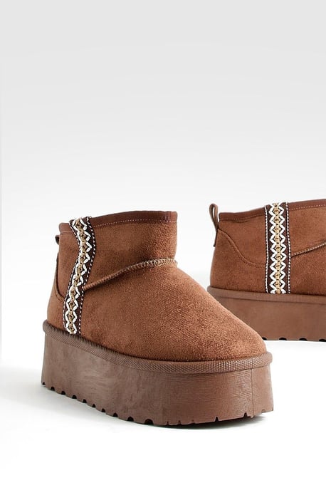 Embroidered Detail Cosy Platform Boots