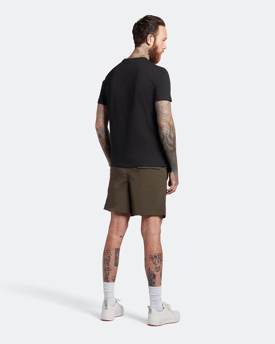 Lyle & Scott Einfarbige Badeshorts in Olive - Image 2