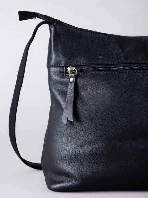 Winleigh Leather Shoulder Bag in Black - Image 5