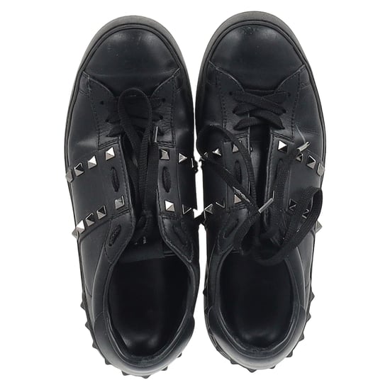 Valentino Garavani Rockstud Schnürsneaker aus schwarzem Kalbsleder - Image 3