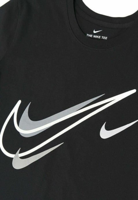 Nike Herren Court Swoosh Logo T-Shirt in Schwarz - Image 3