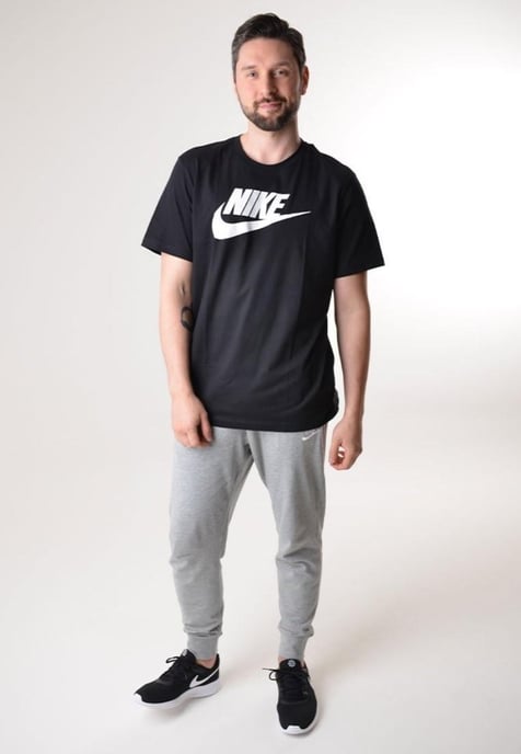 Nike Swoosh Futura Herren-T-Shirt in Schwarz - Image 4