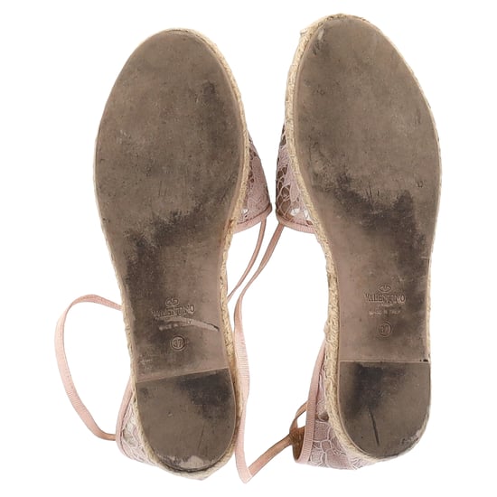Valentino Garavani Floral Lace Selbstbindende Espadrilles Flachschuhe aus pinkem Polyester - Image 6