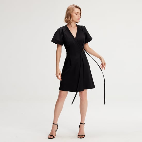 Minimalistisches Wickelkleid - Image 3