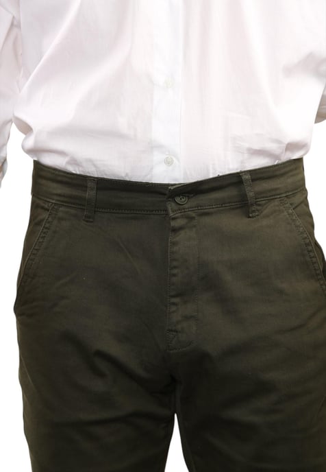 MYT Herren Slim Fit Chinos in Olive - Image 4