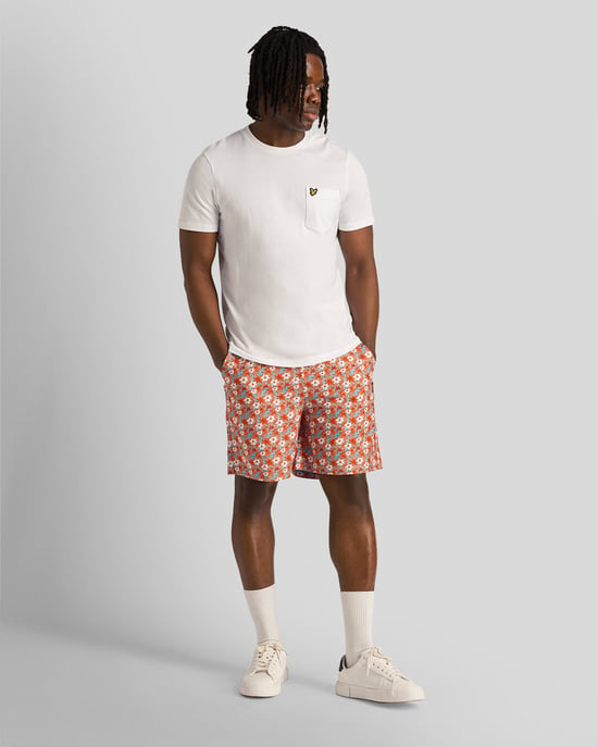 Lyle & Scott Herren Floral Print Resort Shorts in Tangerine Tango - Image 2