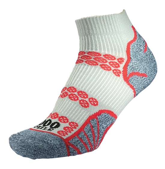 1000 Mile - Herren Lite Knöchelsocken mit doppelter Schicht für das Laufen - Silber / Rot - Image 1