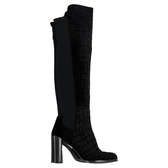 Stuart Weitzman – Kniehohe Stiefel mit Krokodilprägung aus schwarzem Samt - Image 1