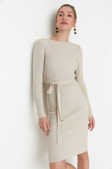 Trendyol Femmes  Vélo Collier Une ligne Robe - Image 1