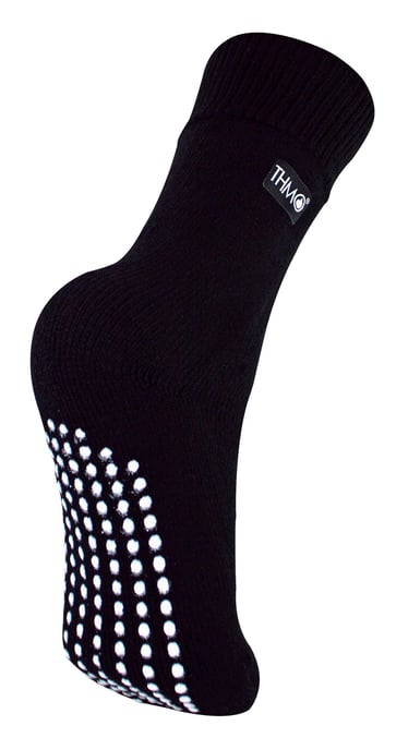 Kids Indoor Slipper Socken mit Greifern | THMO | Thick & Warm Comfort Loose Top Non Slip Thermal Socks - Black - Image 1