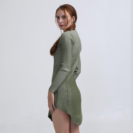 Asymmetrisches kurzes Kleid aus Rippenstrick - Image 4