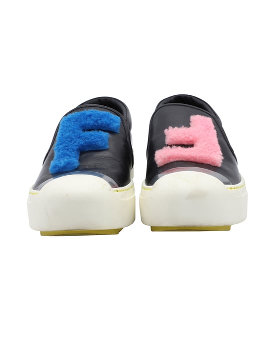 Fendi FF Shearling Fell Slip-On Sneaker aus schwarzem Leder - Image 2