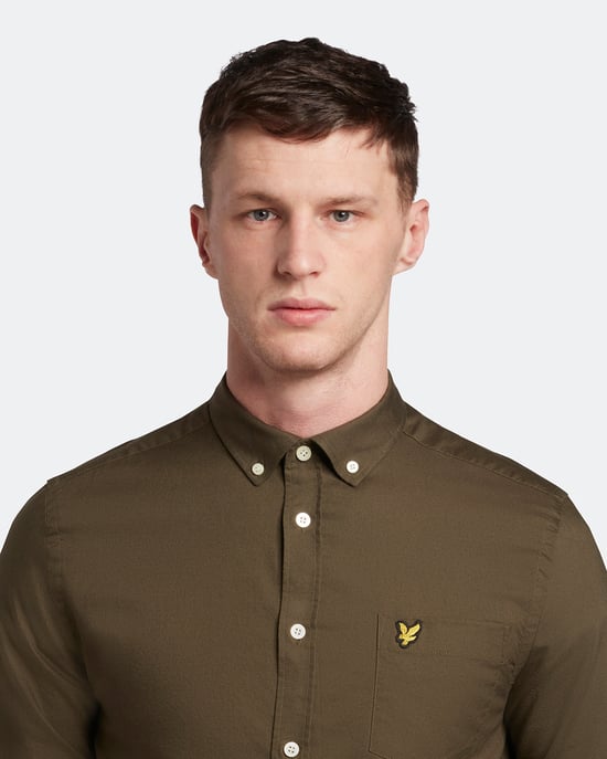 Lyle & Scott Regular Fit Leichtes Oxford-Hemd in Olive - Image 4