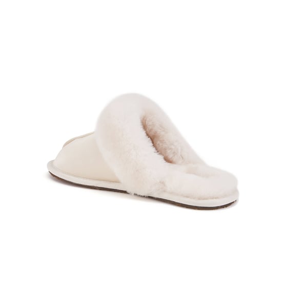 Geschlossene Pantolette aus Satin in Hellbraun - Image 4