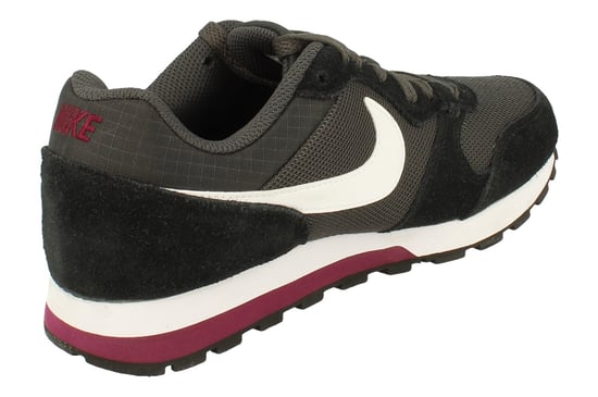 Nike Damen Md Runner 2 Schwarz Turnschuhe - Image 3