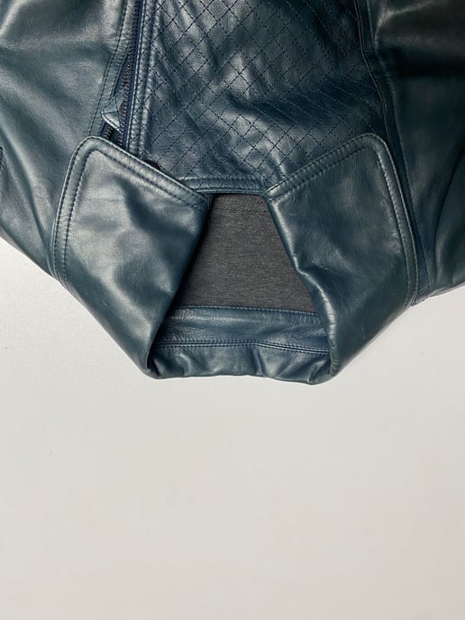 Chanel Motorradlederjacke in Grün - Image 3