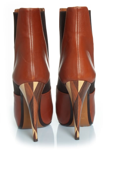 Stiefel mit versteckter Plateausohle aus cognacfarbenem Leder - Image 5