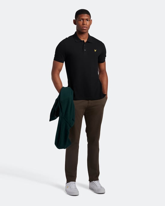 Lyle & Scott Einfarbiges Poloshirt in Schwarz - Image 3