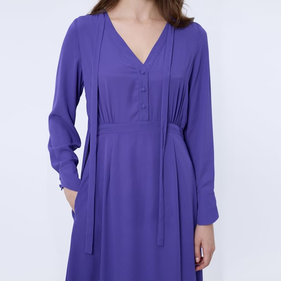 Langes Blusen-Kleid mit V-Ausschnitt - Image 3