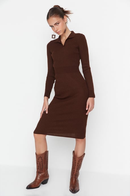 Trendyol Damen Polo-Kleid im Bodycone-Midi-Stil - Image 1