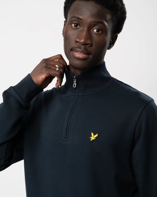 Lyle & Scott Herren Bestickter Viertelreißverschluss Sweatshirt - Image 2