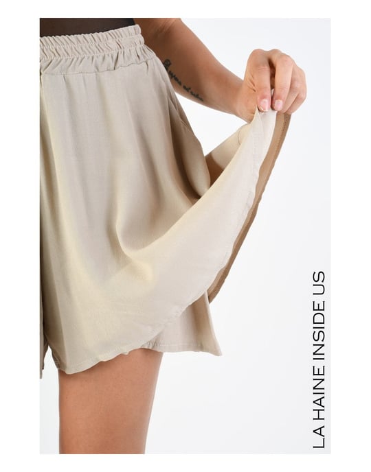 La Haine Inside Us Shorts Damen beige - Image 5